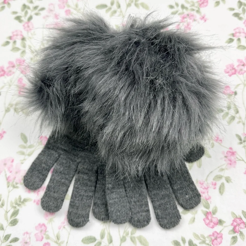 NEW Icing‎ Grey Fur Mittens